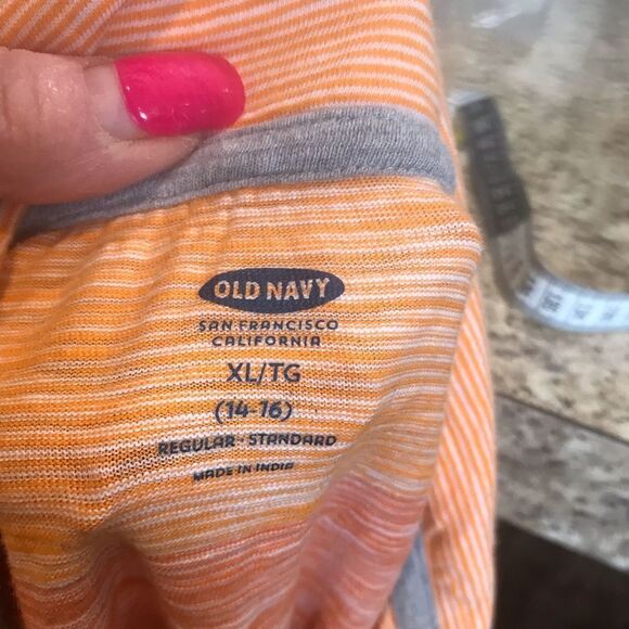 Old Navy XL Short Sleeve Athletic Top - Picture 5 of 11